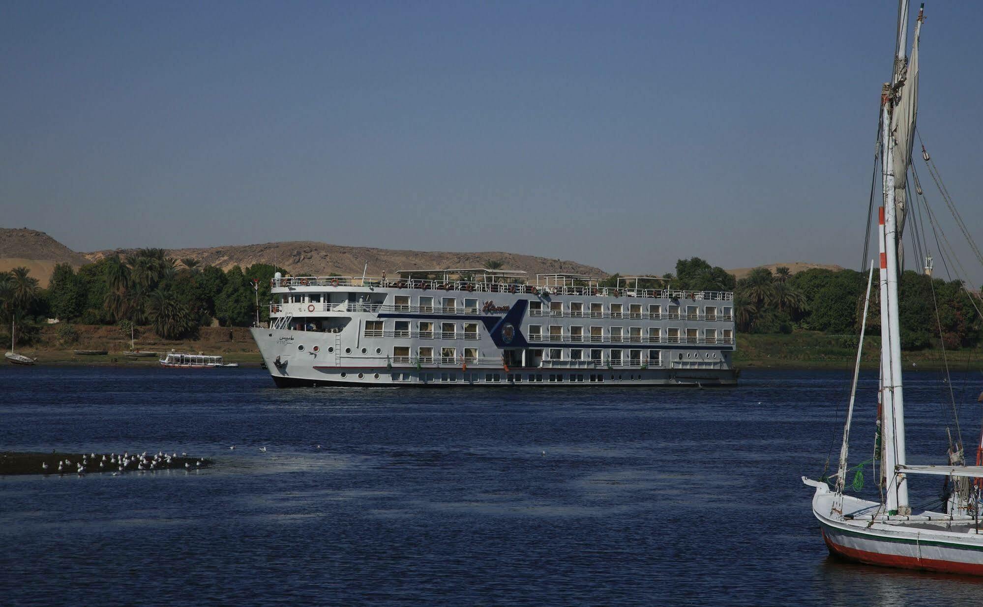 Movenpick Ms Hamees Hotel Qinā Eksteriør billede