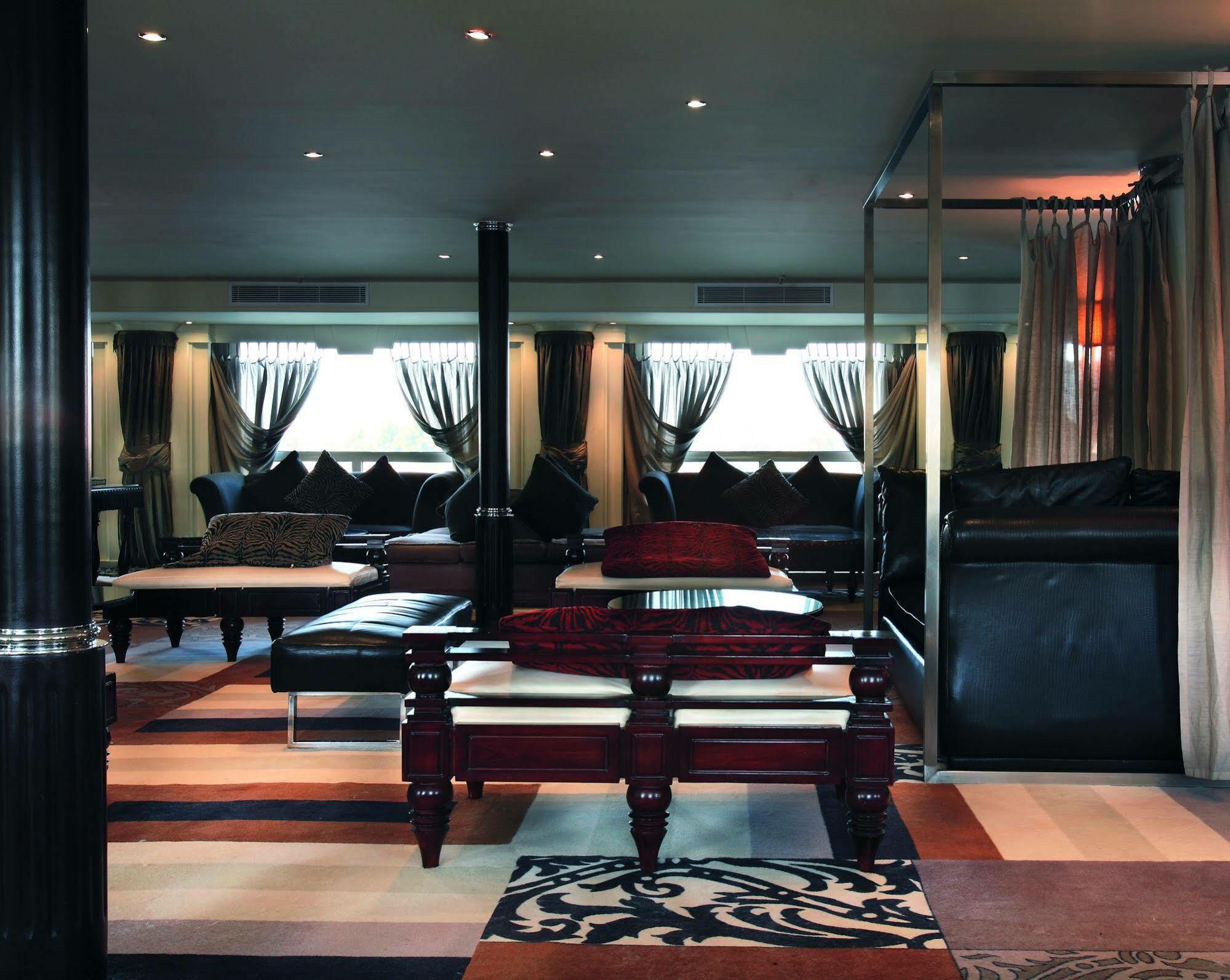 Movenpick Ms Hamees Hotel Qinā Eksteriør billede
